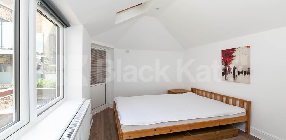 			ZONE 1 MINS TO TUBE!, 2 Bedroom, 1 bath, 1 reception Flat			 Wicklow Street, KINGS CROSS